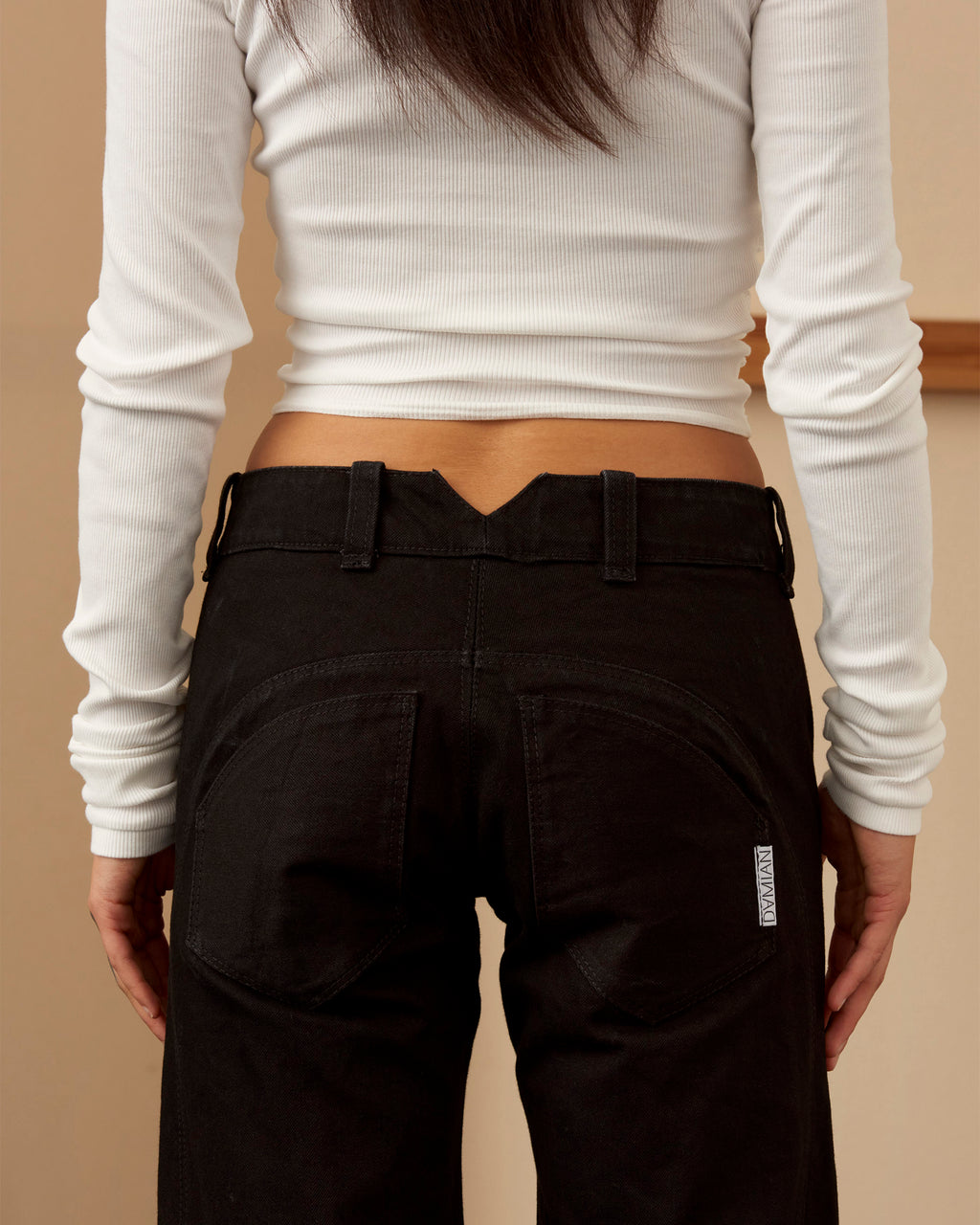 LOW-WAIST BLACK JEANS