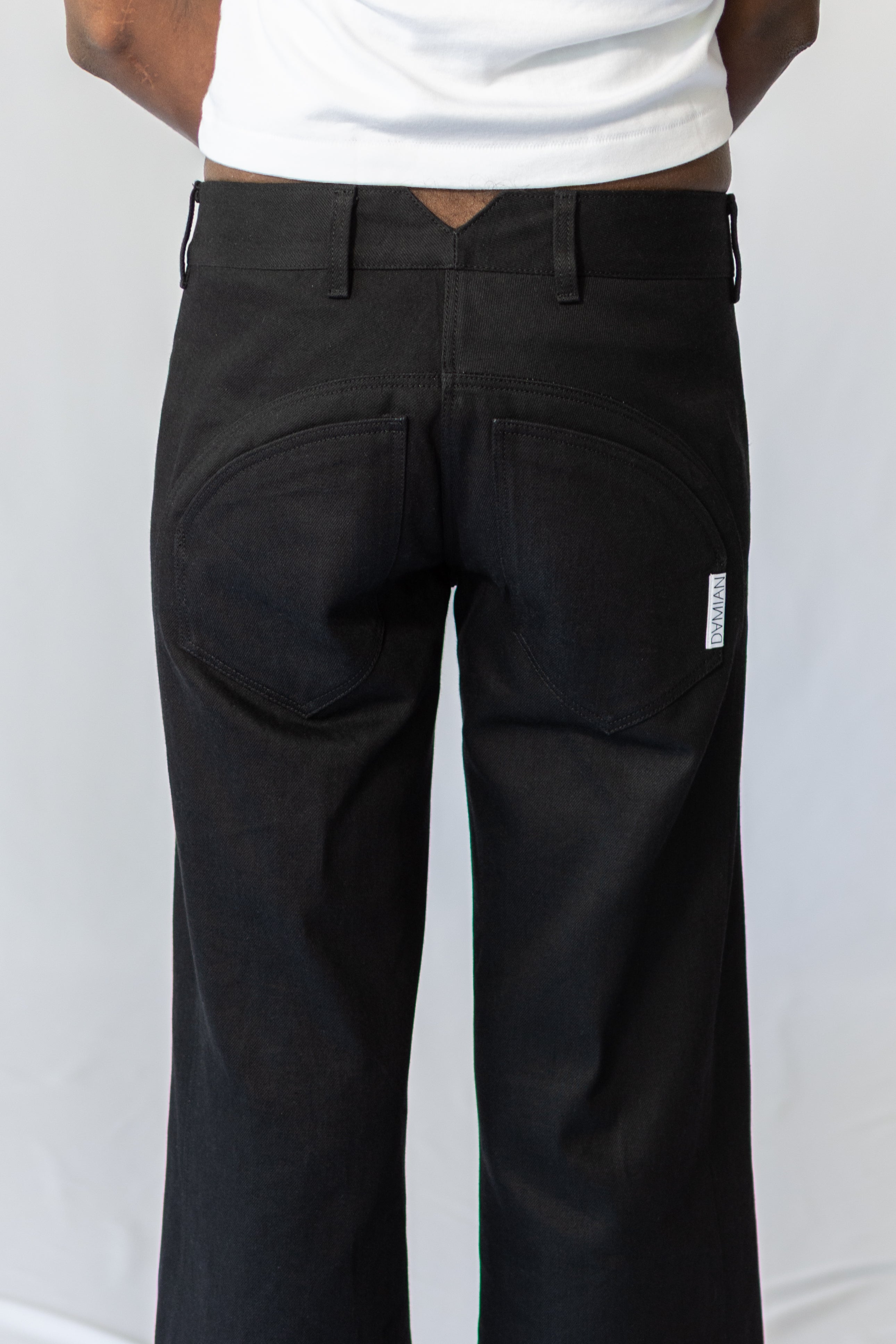 LOW-WAIST BLACK JEANS