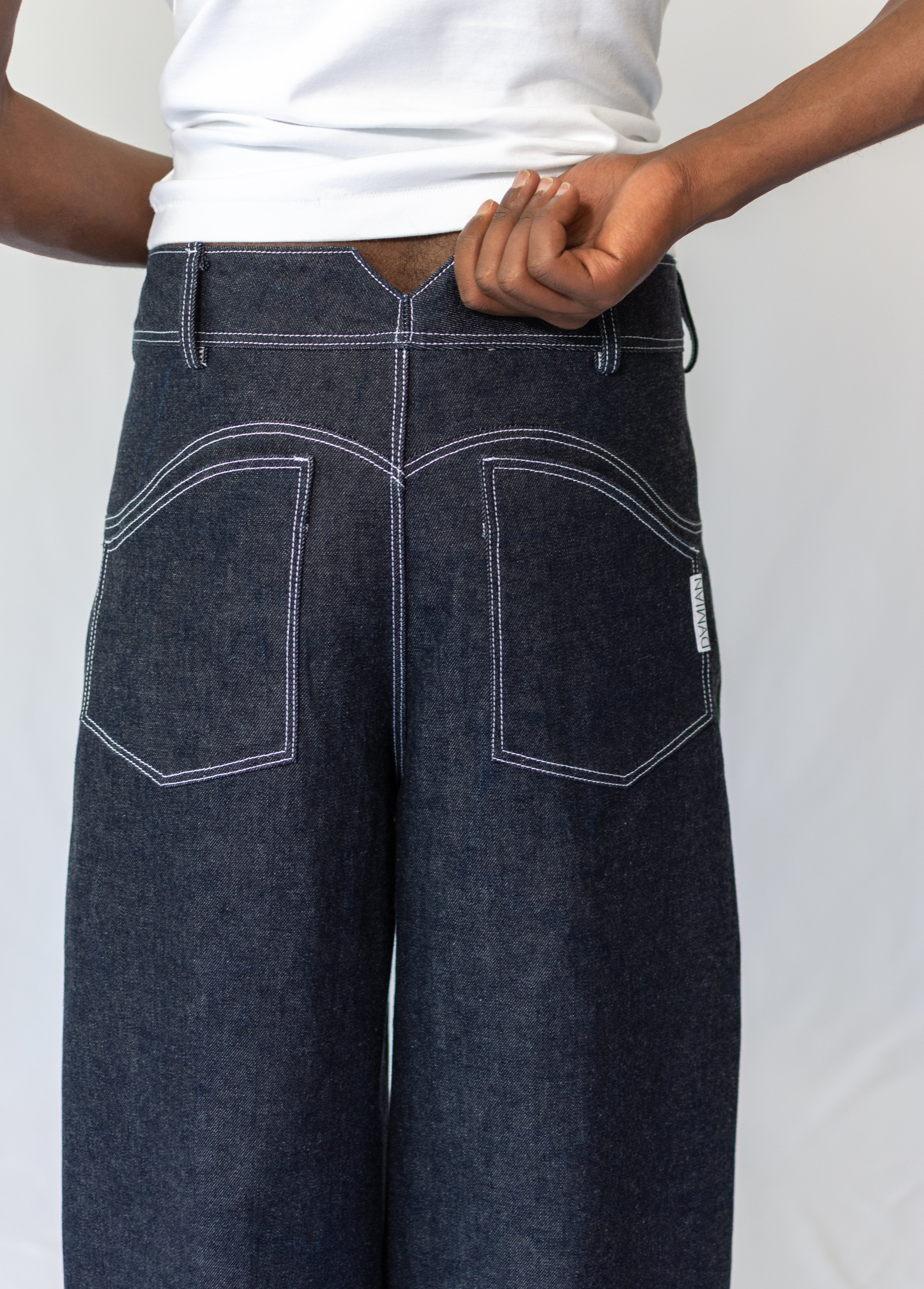 WIDE-LEG JEANS