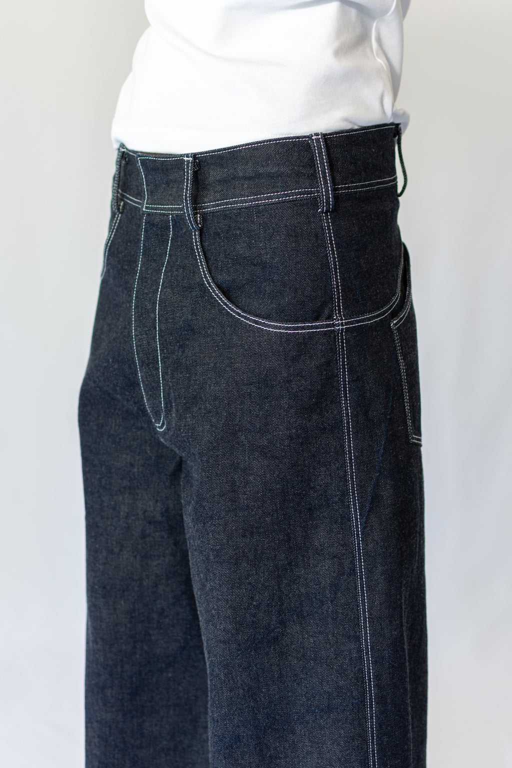 WIDE-LEG JEANS